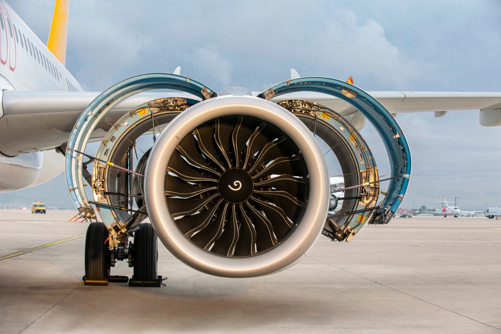 Airplane engine